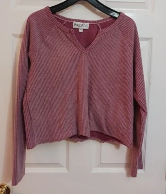 全新无标签 WILDFOX 女式裁剪针织衫长袖粉色 M 码 — 第 1/4 张图片