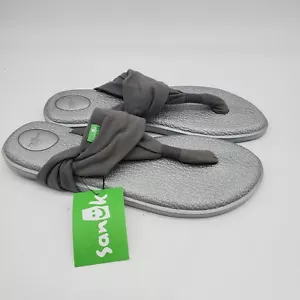 Sanuk Yoga Sling 2 Metallic Grey-SLVR Womens Silver Canvas Flip-Flops Size 8 - Picture 1 of 4
