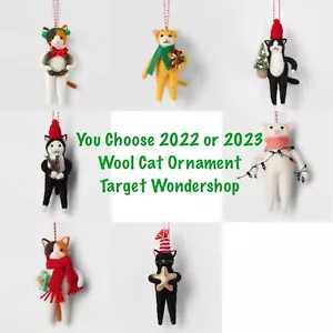 Target Wondershop 2022 oder 2023 Filzwolle Katzenornament Calico schwarz weiß Smoking - Bild 1 von 22