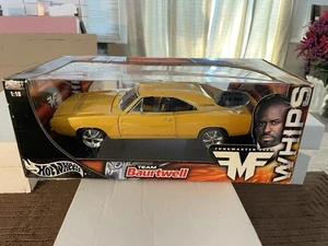 1:18 Hot Wheels 1969 Dodge Charger Team Baurtwell Whips Funkmaster Flex - Picture 1 of 23