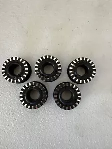 5 Genuine Bernina 4/5/7 Series Black Jumbo Bobbins - Picture 1 of 2