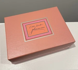 Estee Lauder Pleasures 3 Pcs Gift Set: EDP 30ml, Bath Gel 75ml, Body Creme 75ml - Picture 1 of 2