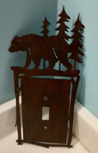 Cubierta de placa de interruptor estilo oso y pino Adirondack - Imagen 1 de 5