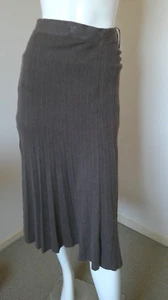 REGATTA. BROWN PLEATED KNITTED SKIRT. SIZE 16. ELASTIC WAIST. - Picture 1 of 13