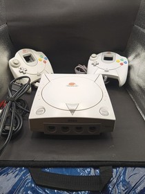 Dreamcast Console Two Controllers And Three Games Bundle