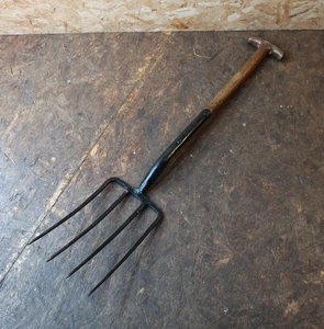 Vintage Brades Spring Temper Garden Fork Digging Tool Border Fork - Picture 1 of 12