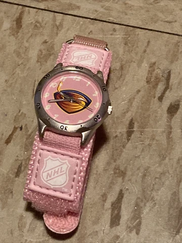 Game Time Ladies NHL ATLANTA THRASHERS logo Watch Works new Battery Pink Band Cover