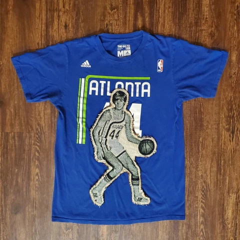 Custom Pete Maravich Tapestry T Shirt - Mens Medium - vintage NBA Atlanta Hawks Cover