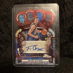 2023-24 Panini Crown Royale - Corona Autógrafos Rojo #CA-WAG Franz Wagner/8 (AU) - Imagen 1 de 2