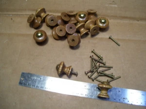 16 STCK. GEBEIZT 1-1/4 ZOLL HOLZSCHRANKKNOPF MIT METALLGEWINDEEINSATZ & SCHRAUBE 0072 - Bild 1 von 6