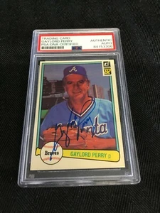 1982 DONRUSS 543 GAYLORD PERRY HALL OF FAME SIGNED PSA/DNA AUTO AUTOGRAMM - Bild 1 von 3