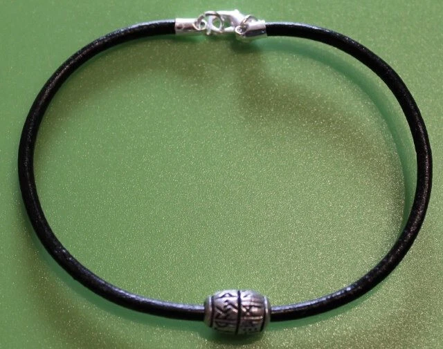 Rune Bracelet - May The Gods Protect You - Pewter Bead Real Leather Bracelet - Imagem 1 de 2
