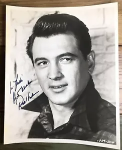 Foto brillante firmada por Rock Hudson 8X10 guapo actor de película sin certificado de autenticidad 1789 2ad - Imagen 1 de 11