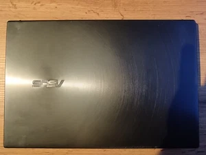 Asus zenbook 13, I7, Black, Like new, comes with mouse, cooler, cable - Afbeelding 1 van 5
