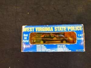 Gearbox 1:43 2001 Ford Crown Victoria Police Interceptor (West Virginia) - Picture 1 of 5