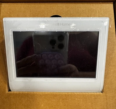 Termostato de pantalla táctil programable Wi-Fi color inteligente Honeywell Home RTH9600WF Foto 1 de 4