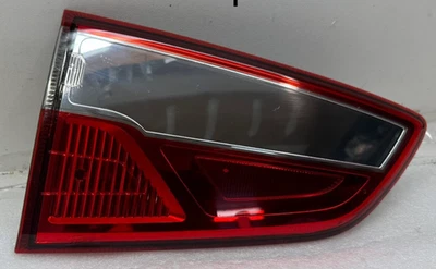 Luz trasera interior izquierda Ford EcoSport 2018-2021 OEM GN15 3A603CD Foto 1 de 4