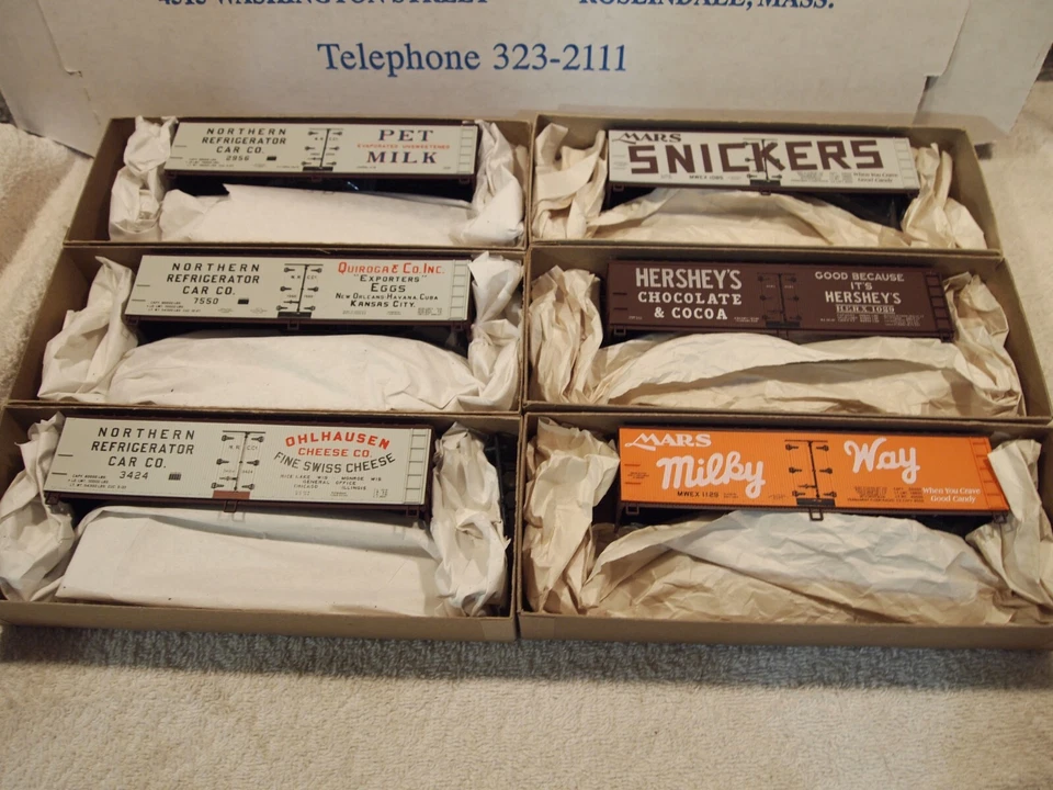 PAQUETE DE 6 DULCES Y PRODUCTOS ALIMENTICIOS ACCURAIL HERSHEY & MARS KITS FRIGORÍFICOS DE MADERA DE 40 pies Foto 1 de 4