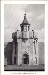 Vintage 1940s ATTICA STATE PRISON New York Postcard Entrance / Front View UNUSED - Imagen 1 de 2