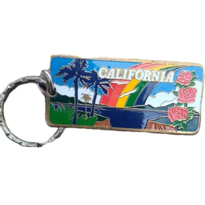 Llavero esmaltado Crestline Dist. California Vintage 1982 Inc. Foto 1 de 4