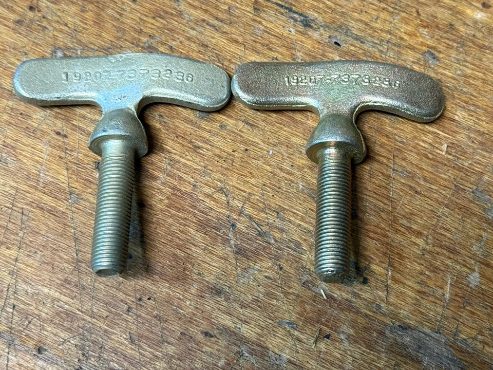 Juego de tornillos para pulgar arco superior Jeep M151 M151A2 G838 Army Foto 1 de 1