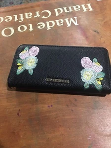 RAMPAGE FLOWER WALLET 7.25 IN 3.75 IN NEW WITHOUT TAGS MSRP $38.00 - Picture 1 of 2