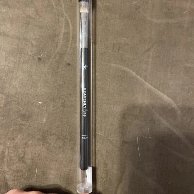 IT Cosmetics HEAVENLY LUXE Tapered All Over Shadow Makeup Brush #27 New Sealed - Image 1 of 2