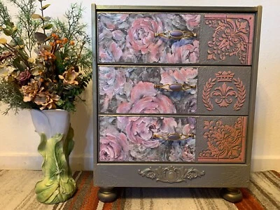 Design Stilvolle Kommode in angenehmen zarten Farben 63x78x31cm - Bild 1 von 4