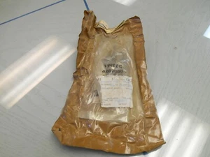 1982-86 MOPAR TRUNK & GLOVE BOX CYL & KEY PKG NOS PN#4267850 COMPLETE W/Orig Pkg - Bild 1 von 5