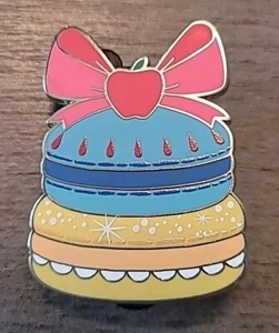 Prendedor misterioso Macaron Blancanieves 2024 Princesa Pasteles Princesa Parques Disney solamente - Imagen 1 de 3