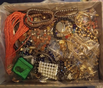 Joyería de moda pendientes collares, pulseras 10 libras Foto 1 de 3