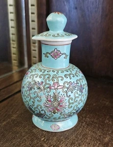 Vintage chinesische Jingezhen Ming 6 Ci Famille Porzellan Schnupftabakflasche - Bild 1 von 7