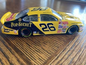 Johnny Benson #26 NASCAR Cheerios Pop-Secret Betty Crocker 1/43 Scale Die Cast - Bild 1 von 16