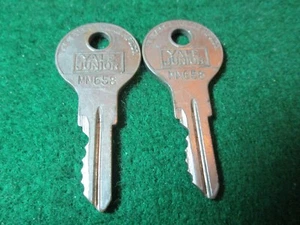 2 LLAVES JUNIOR VINTAGE YALE CON NÚMEROS. MM658 - Imagen 1 de 2