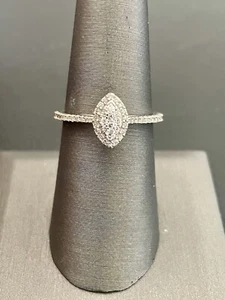 10KW 0.33CTW Diamond Ring. Size 7.25 (PB193) - Picture 1 of 8