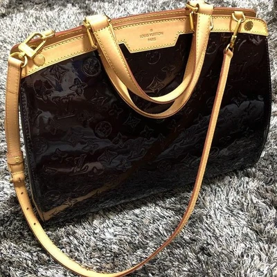 Cartera Louis Vuitton con monograma Vernis Brea MM en Amarante M91616 de Japón Envío gratuito Foto 1 de 4