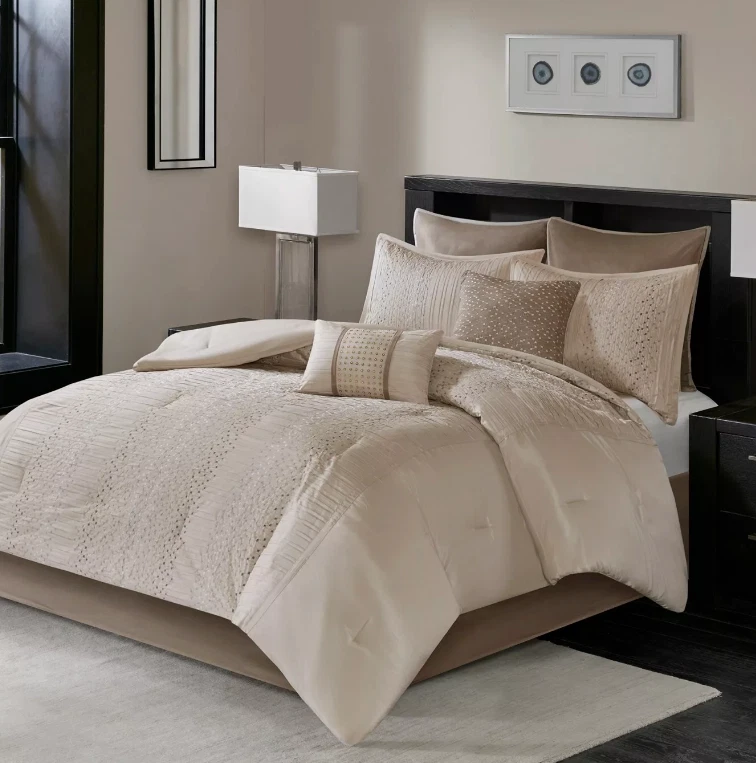 Madison Park 8 PC Cal King Comforter Set Camelia Natural E9y028