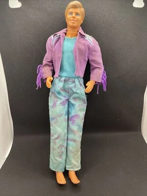 Muñeca Western Fun Ken Mattel Boy púrpura verde azulado redondeada 1968 Click Body México Foto 1 de 4