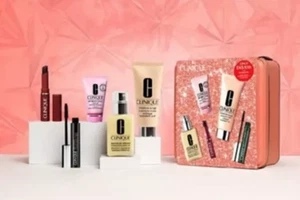 Clinique Beauty Let It Glow Gift Set. New. - Picture 1 of 2