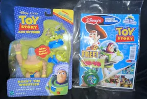 ULTRA RARO NUOVO CON SCATOLA DISNEY PIXAR TOY STORY ROCKY IL LOTTATORE E FUMETTO DA COLLEZIONE - Foto 1 di 4