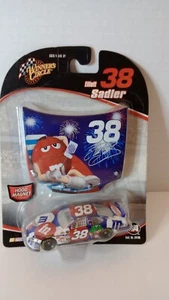 2005 Winner's Circle 1:64 Scale Elliot Sadler #38 M&M's 4th of July Diecast Car - Picture 1 of 6