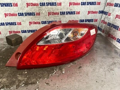 Luz trasera derecha lado del conductor Mazda 2 2009 5 puertas hatchback Foto 1 de 4