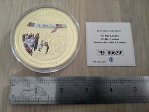 2015 VE-Day in London. 70th Anniversary - End of WW2 Gold Plated Coin (70mm). - Picture 1 of 7