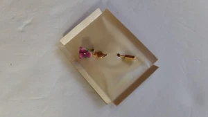 OLD GLASS JEWELRY BROUCH - Picture 1 of 4