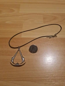 Assassin's Creed Badge and Pendant - Picture 1 of 5