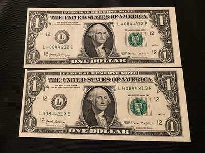 Lot of Two Miscut Left Side $1 Consecutive Notes From The Year 2017 - Image 1 of 4