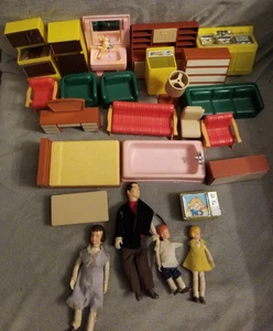 ARCO Puppenhaus Miniatur Kunststoff Möbel Küche Bett & Bad 1970 25 Stück - Bild 1 von 7