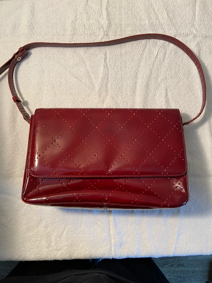 Bolso de hombro MAXX New York charol rojo - solapa con cierre magnético - forro negro Foto 1 de 4