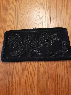 Bolso de Mano Formal Negro 12" Negro Adornos Brillantes MCM De Colección Foto 1 de 4