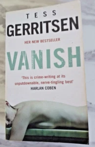 Vanish by Tess Gerristsen 2010 Preowned PB Deceased Estate - Picture 1 of 2